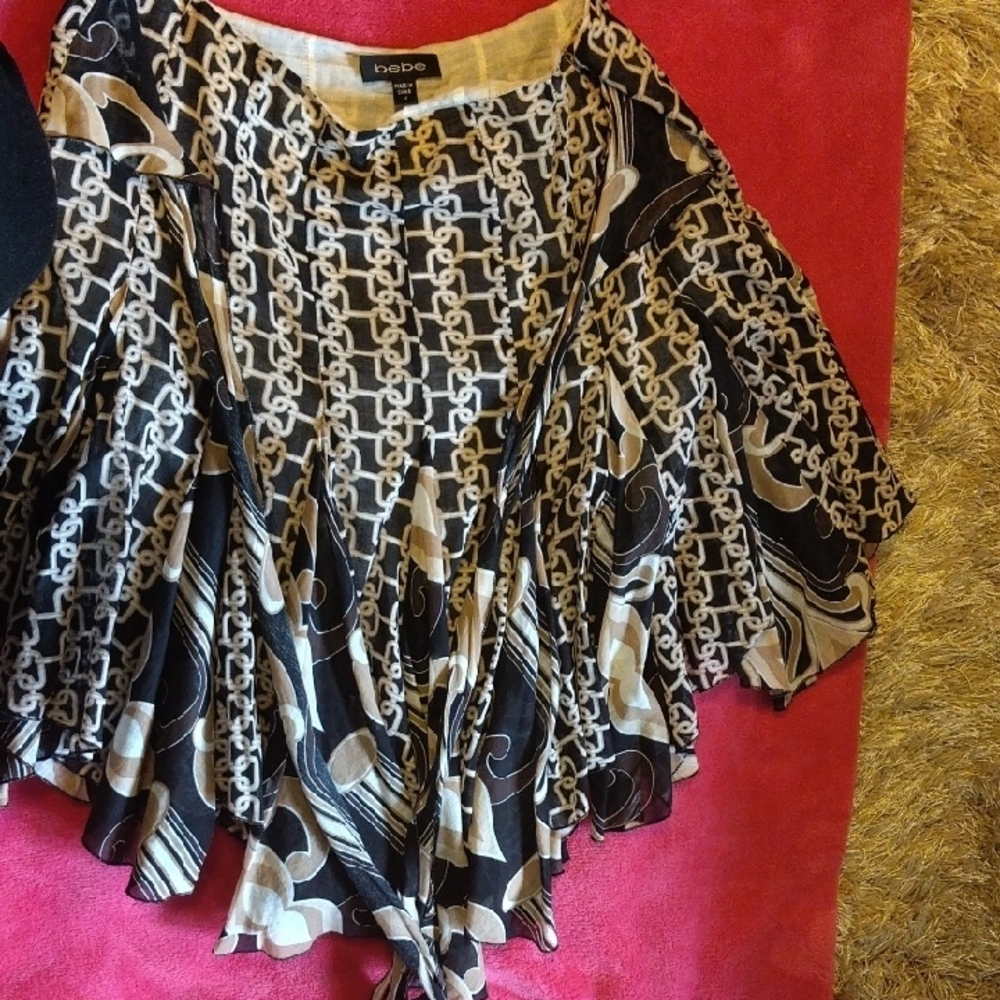 Bebe Black and Tan Chain Print Top